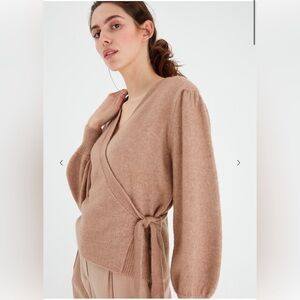 ICHI Beige Wrap sweater